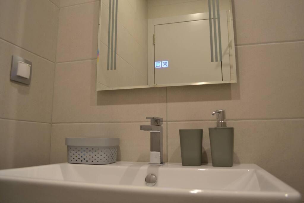 Modern City Center 2 Bedroom Apartment Sofia Ngoại thất bức ảnh
