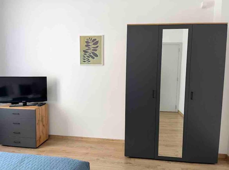 Modern City Center 2 Bedroom Apartment Sofia Ngoại thất bức ảnh